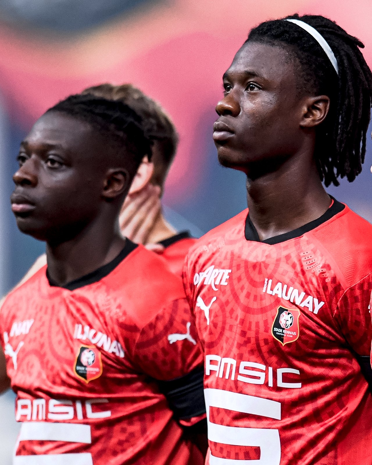 卡馬文加出身自雷恩青訓&曾與多庫當1年隊友，雷恩出售2人賺了1億