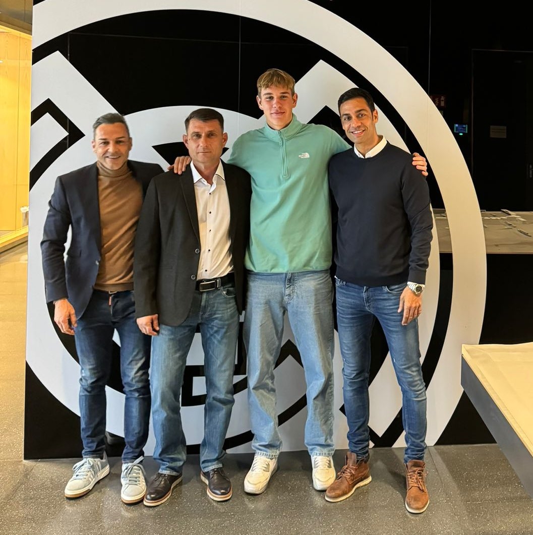 羅馬諾：皇馬與18歲門將沃洛辛續(xù)約，新合同至2029年