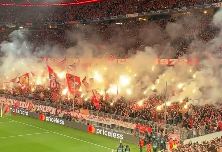 因球迷在多場(chǎng)比賽違規(guī)燃放煙火，拜仁被德國(guó)足協(xié)罰款超過(guò)10萬(wàn)歐
