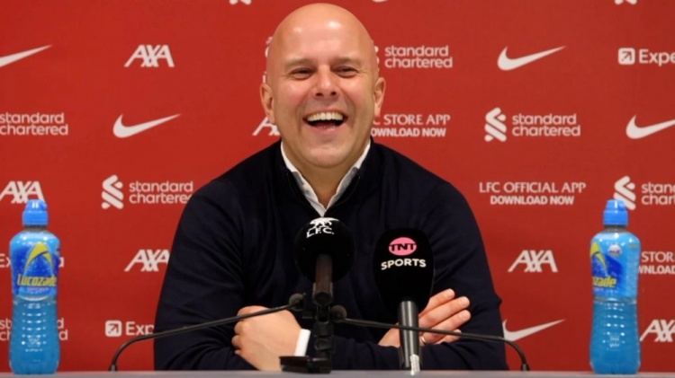 斯洛特：前兩天我兒子告訴我犯了大錯(cuò)，因?yàn)槲艺f(shuō)C羅沒(méi)踢過(guò)英超