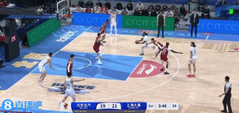 誰也不讓誰！李弘權(quán)接球不停球直接三分 曾凡博加長三分迅速回應