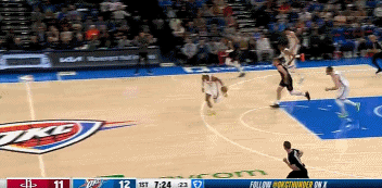 簡潔高效！亞歷山大單挑杰倫-格林 節(jié)奏變化后突破急停后仰跳投