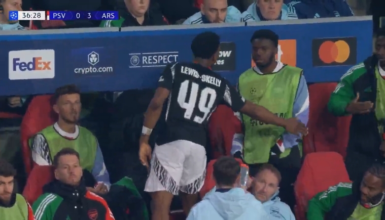 30分鐘3球領(lǐng)先！身背黃牌的斯凱利被卡拉菲奧里換下