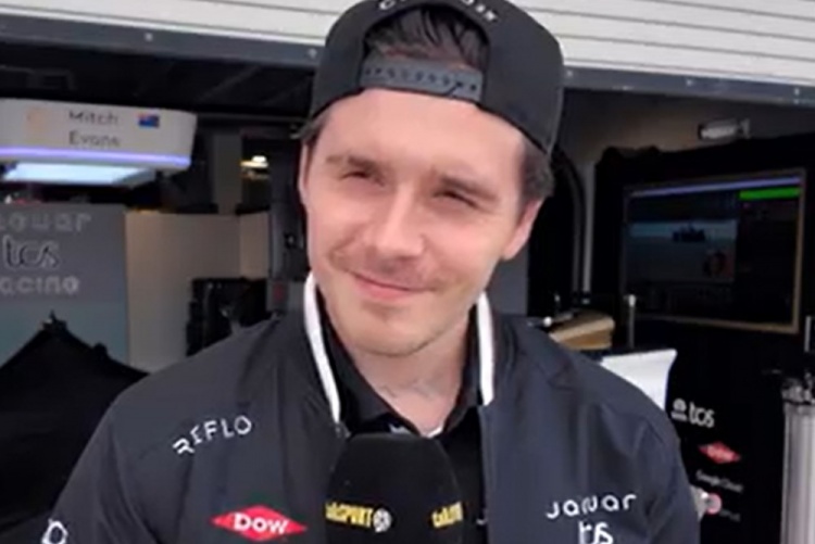 愛玩賽車！小貝兒子布魯克林：我爸讓我玩得開心，但要注意安全