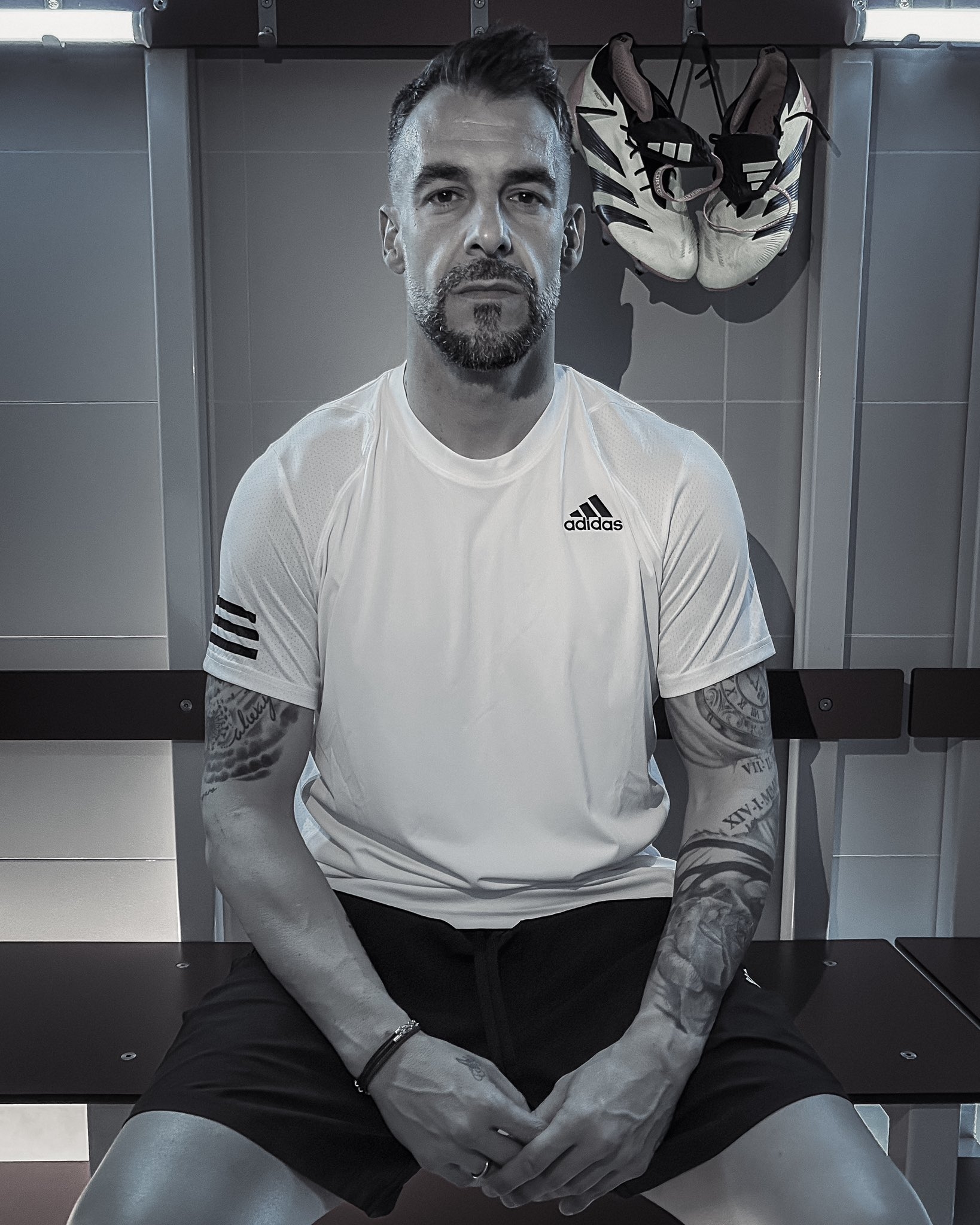 生涯1英超1歐洲杯！官方：39歲內格雷多退役，結束22年職業(yè)生涯