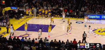 手真硬啊！哈特底角被放空 接球三分手起刀落直接命中