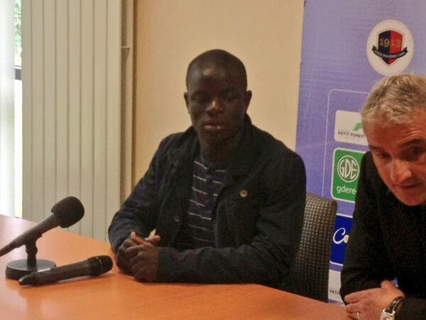 2013年22歲坎特加盟卡昂時(shí)身價(jià)40萬(wàn)歐，如今在沙特周薪48萬(wàn)歐