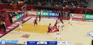 輪番扣！廣東連續(xù)出現(xiàn)失誤 迪亞洛轉(zhuǎn)換雙手暴扣&法耶單手劈扣！