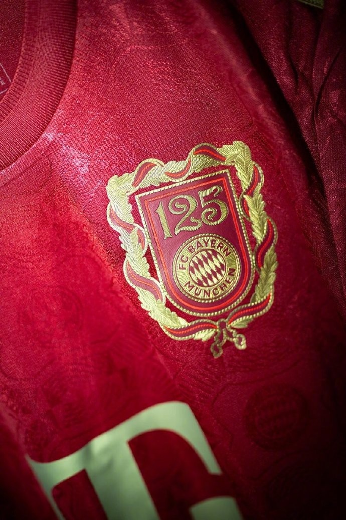 拜仁今晚將身穿125周年特制球衣，出戰(zhàn)本輪德甲對波鴻的比賽