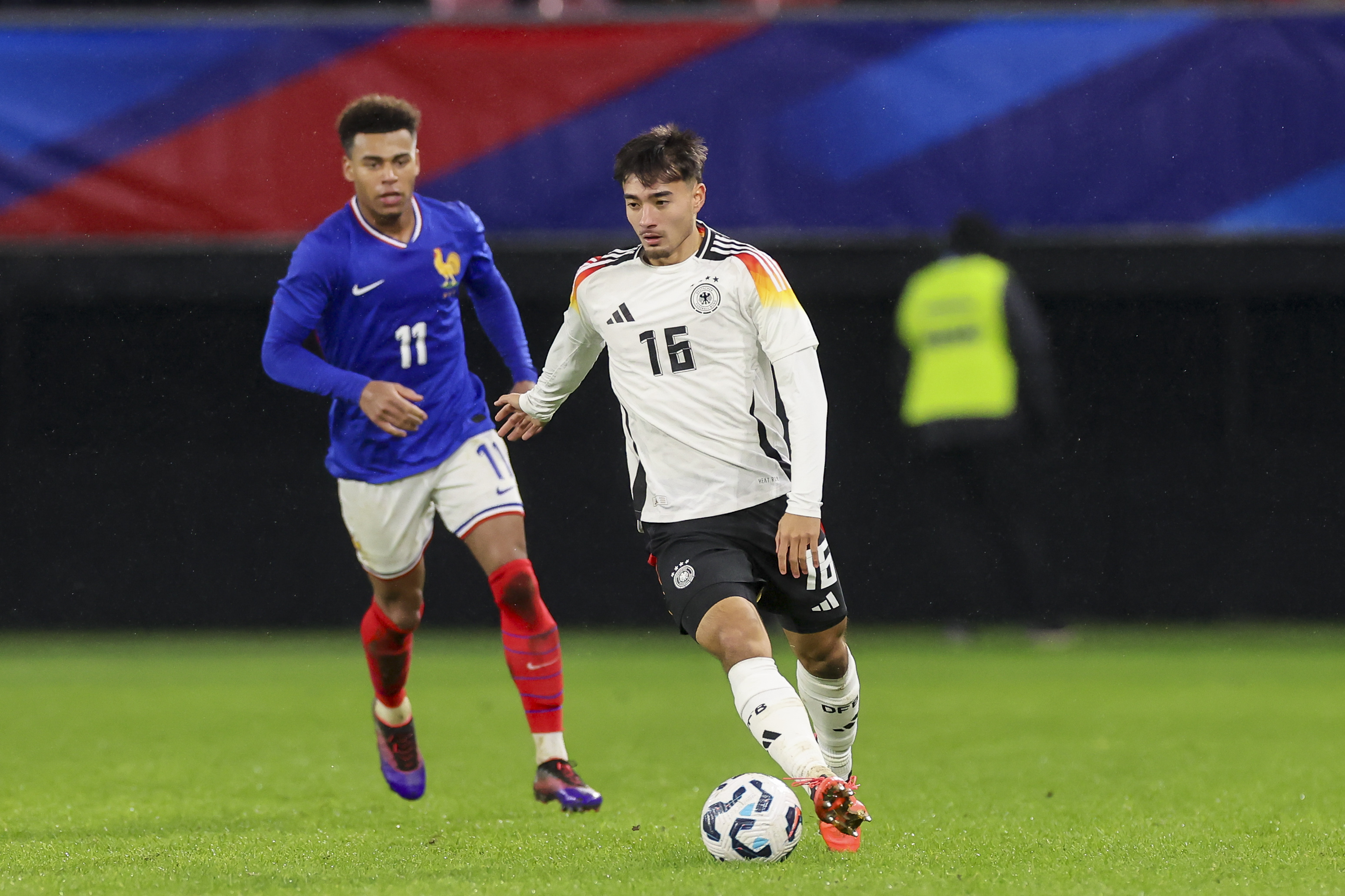 韓國也要歸化！韓國主帥親承，已接觸21歲德國中場新星卡斯特羅普