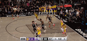 追身超遠(yuǎn)三分！克內(nèi)克特接里夫斯助攻 距離三分線一步手起刀落