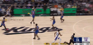 輕松寫意！拉文三分線外小手一抖 基根-穆雷起飛滑翔空接暴扣