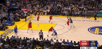 不裝死了！追夢底角頂投三分命中 本場個人第一記運動戰(zhàn)進球