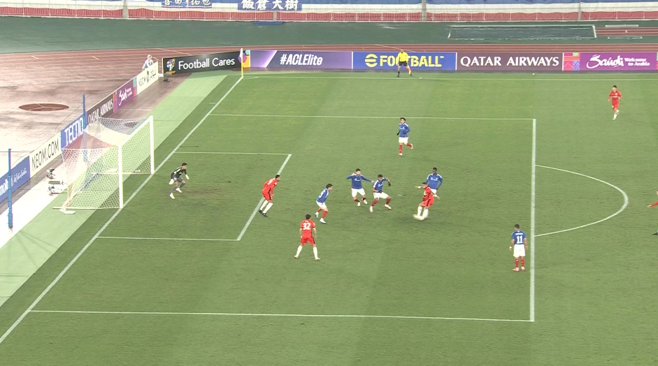 杵樁王！萊昂納多禁區(qū)內(nèi)抽射，皮球擊中越位位置的古斯塔沃