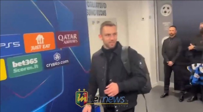 意媒：德弗里賽后表示膝蓋不適，這讓他能否出戰(zhàn)亞特蘭大成疑