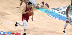 如日中天！曾凡博反擊起飛滑翔 力壓防守單臂隔扣米奇