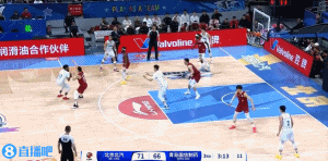 炸裂輸出！青島外援鮑威爾3分鐘內(nèi)外開花獨得13分帶隊強勢反超