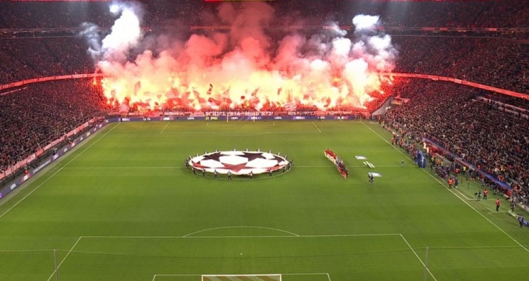 球迷在對陣藥廠時燃放煙火，拜仁被罰款5萬歐+關(guān)閉部分球場看臺