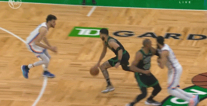 很難受！塔圖姆突破虛晃點起霍姆格倫 試圖造殺傷但先走步了！