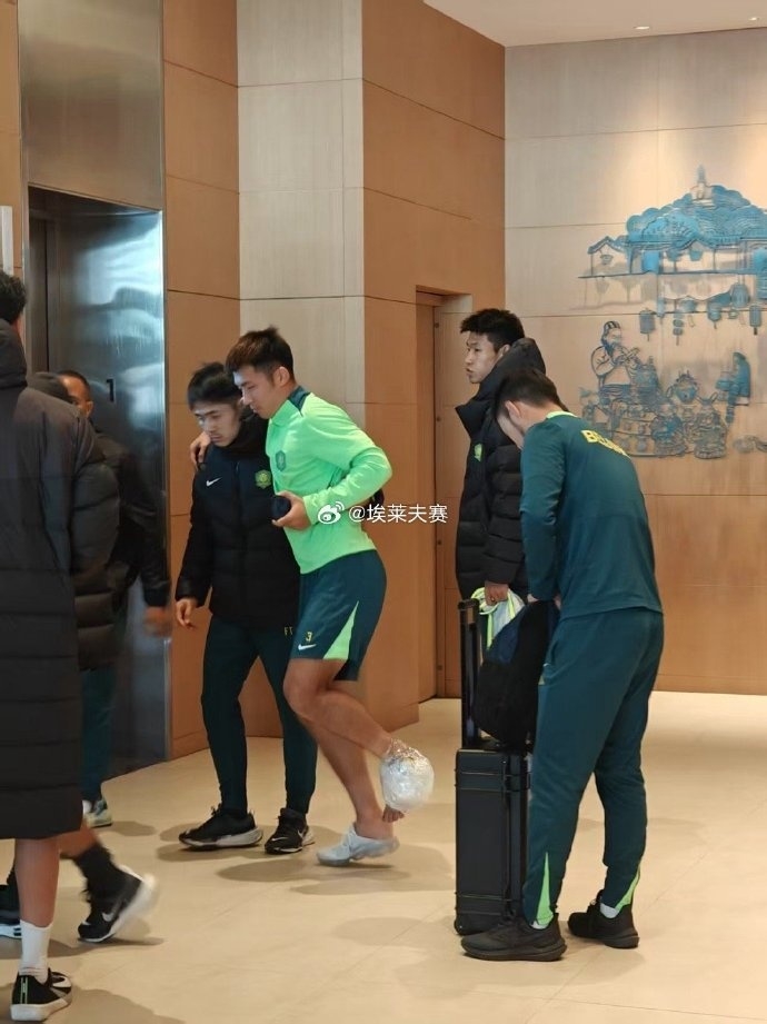 重傷！國(guó)安官方：何宇鵬左足第五跖骨基底部粉碎性骨折