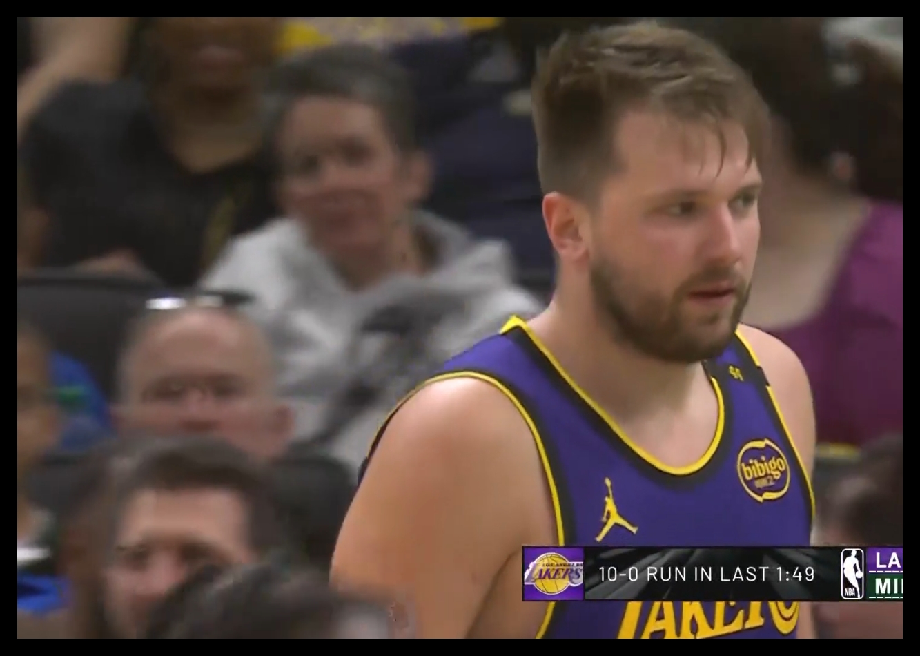 太強(qiáng)了！東契奇撤步金雞獨(dú)立后仰三分也能進(jìn) 上來(lái)就打了個(gè)10-0！