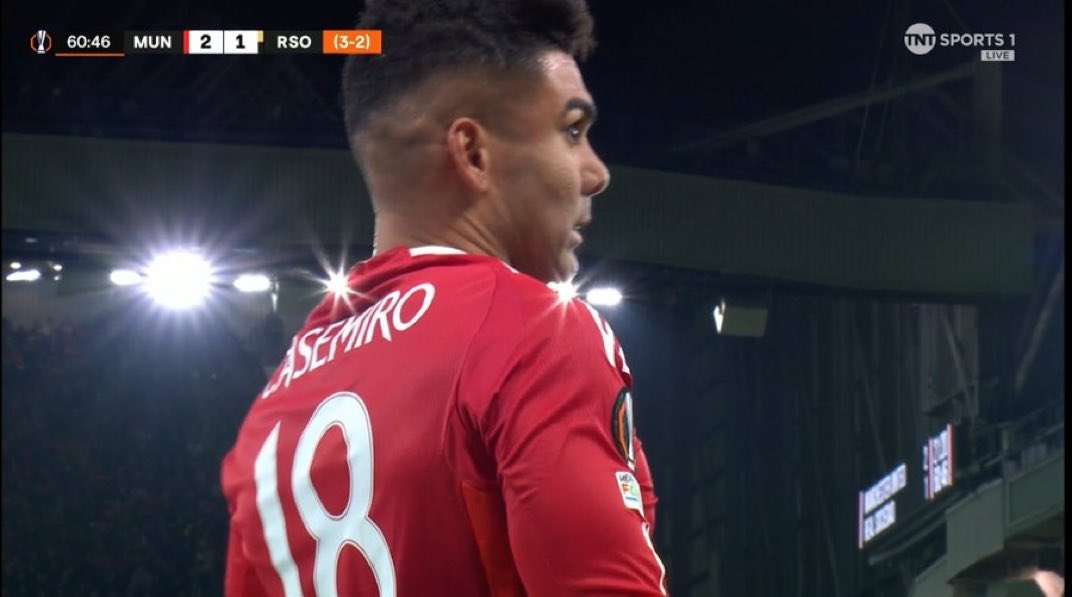 表情一言難盡！達(dá)洛特后場被斷，卡塞米羅迅速補防飛鏟解圍