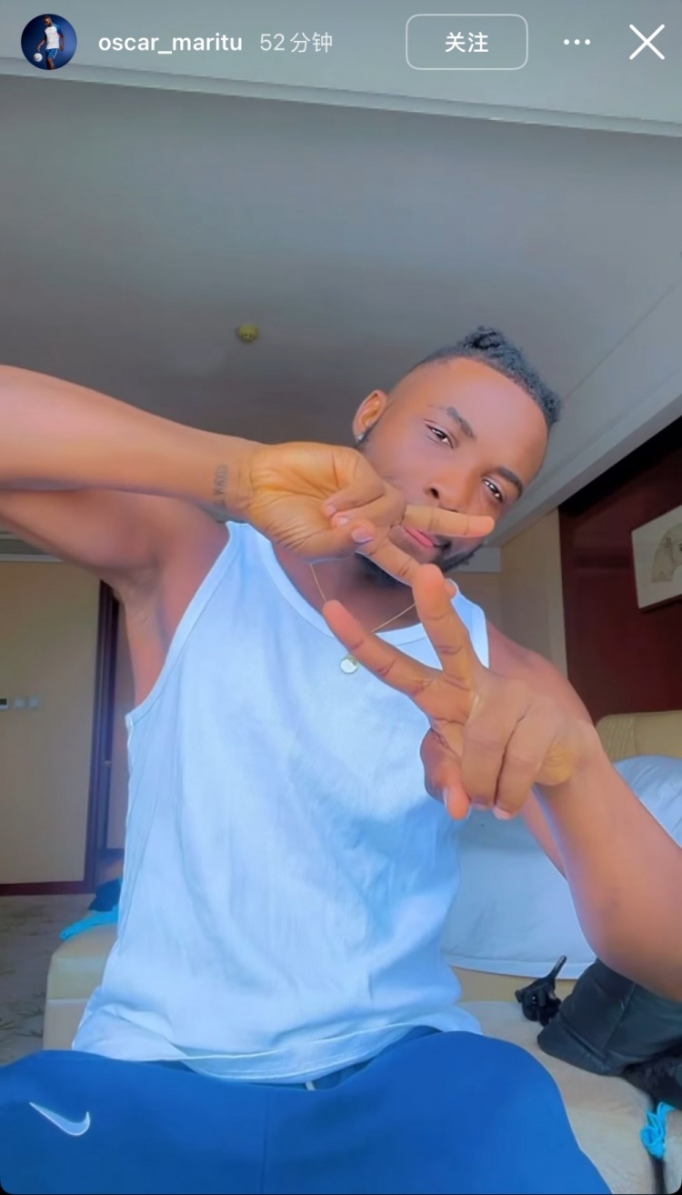 奧斯卡社媒曬照擺pose，目前尚不知他以何種身份為玉昆出戰(zhàn)