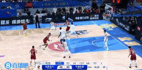 2+3！周琦強(qiáng)攻得手雖然加罰沒有 但北京拼下前場籃板飆中壓哨三分