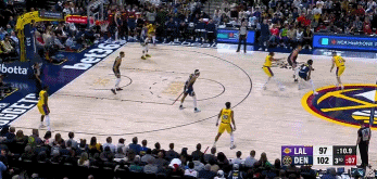 你還會這個(gè)！古德溫撤步中距離壓哨彈進(jìn) 湖人三節(jié)只落后3分