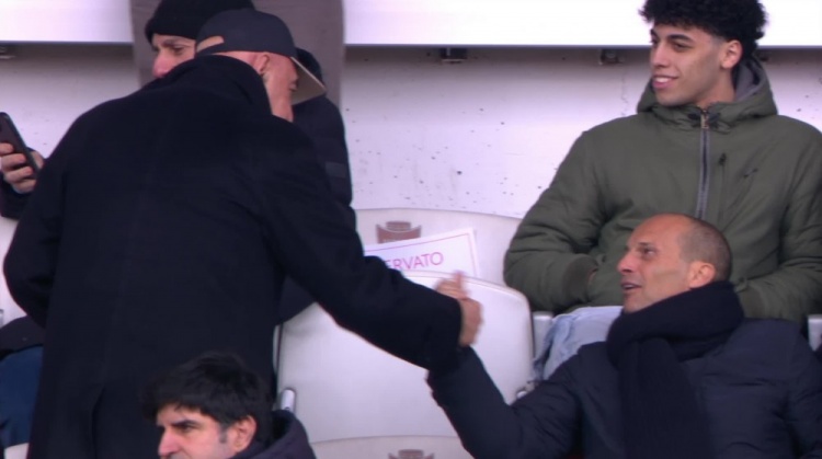 曾共事多年！阿萊格里觀戰(zhàn)蒙扎vs帕爾馬，并與加利亞尼握手致意