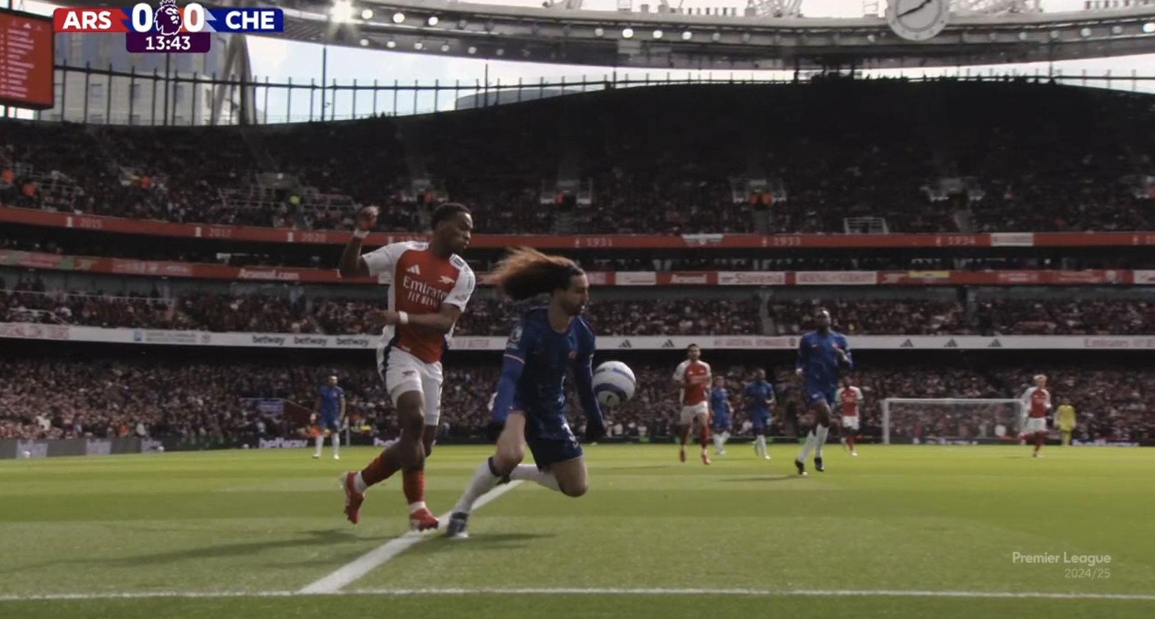 英超官方解釋庫(kù)庫(kù)手球非點(diǎn)球：手臂處正常位置，沒(méi)有故意朝球方向