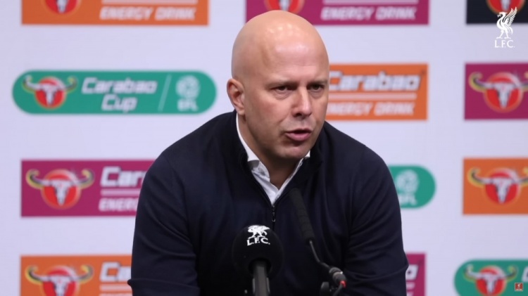 斯洛特：這是艱難的一周，但我們?cè)谟⒊瑢?yōu)勢(shì)從10分?jǐn)U大到了12分