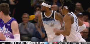 克拉克偷雞搶斷上籃&森林狼領(lǐng)先到30分 華子場下瘋狂揮毛巾慶祝！