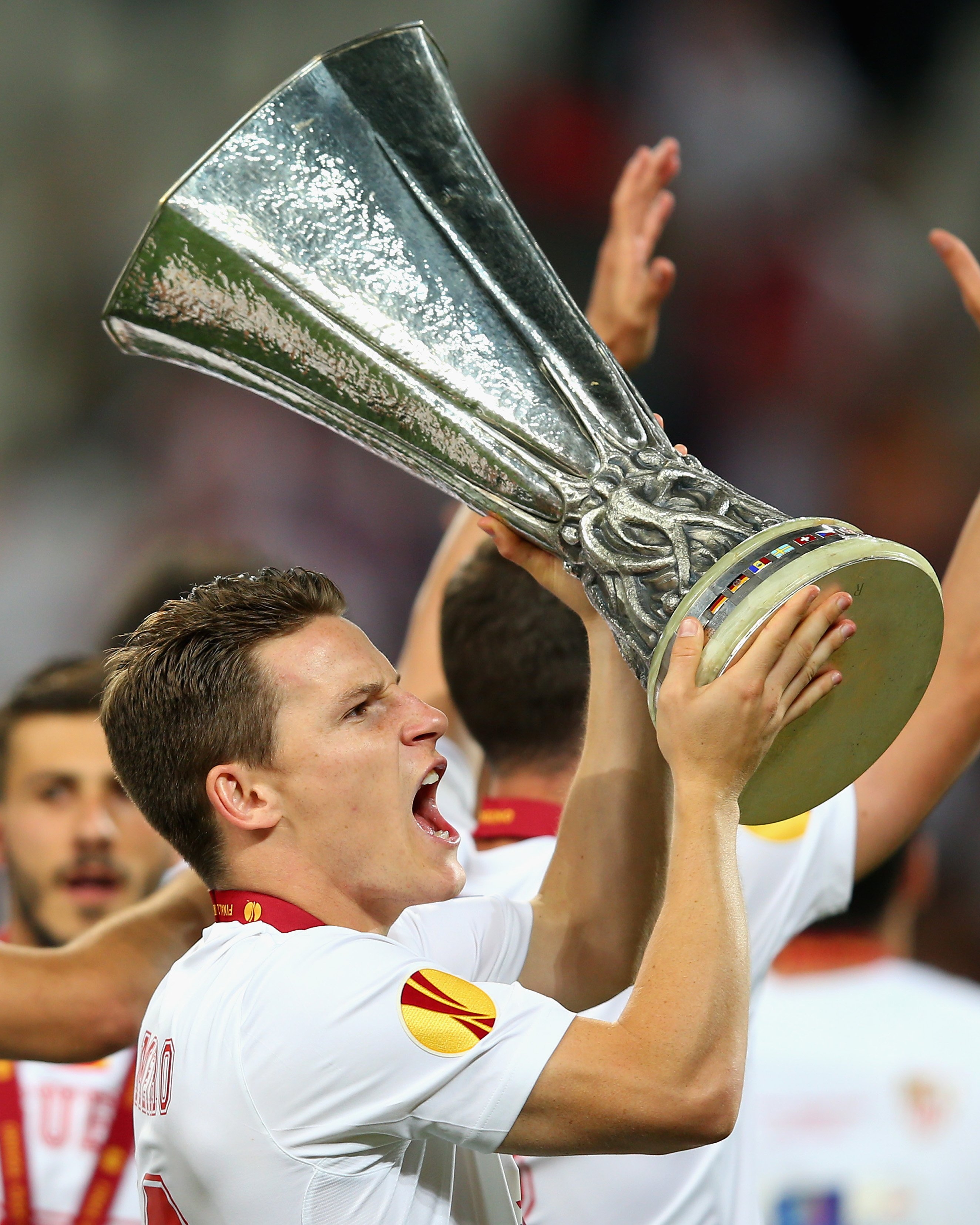 4奪歐聯(lián)杯冠軍！官方：37歲前塞維利亞、馬競前鋒加梅羅宣布退役