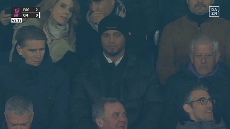觀察誰(shuí)呢？孔帕尼和弗洛因德同時(shí)現(xiàn)場(chǎng)觀戰(zhàn)巴黎戰(zhàn)馬賽的比賽