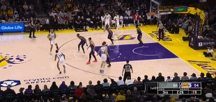 凱爾登補(bǔ)籃2+1后尚帕尼底角三分投中 馬刺狂送15-0進(jìn)攻波