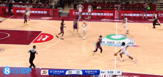 屢試不爽！李炎哲接球沖擊籃筐 連續(xù)3次內(nèi)線打中獨(dú)得6分