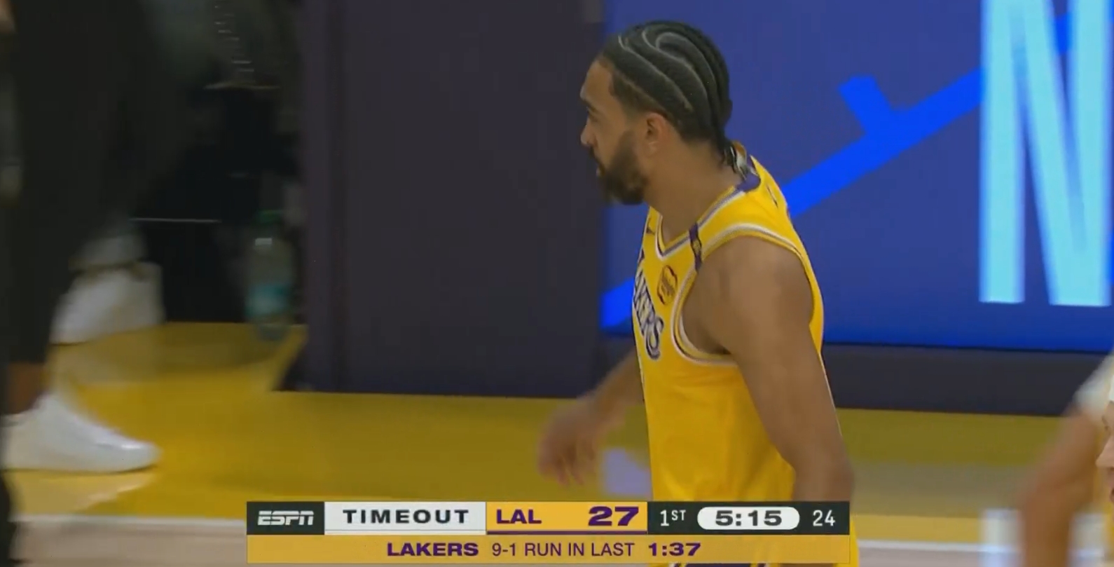 東契奇超遠(yuǎn)三分+文森特自信遠(yuǎn)投 湖人1分37秒一波9-1打停掘金