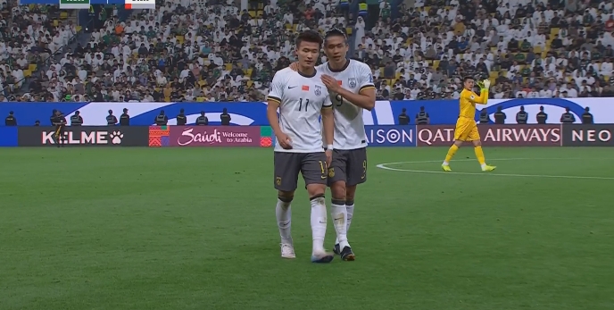 半場(chǎng)熱議：沒苦硬吃！我們能不能踢得更聰明？下場(chǎng)打澳大利亞難了