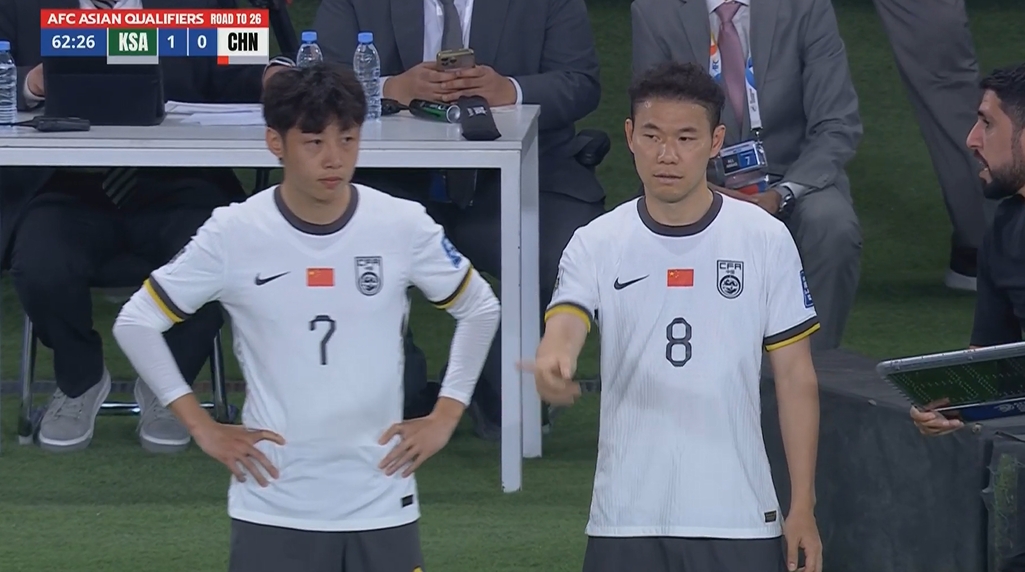 媒體人：伊萬這換人屬于是投降了，兩場(chǎng)踢沙特他都像臥底