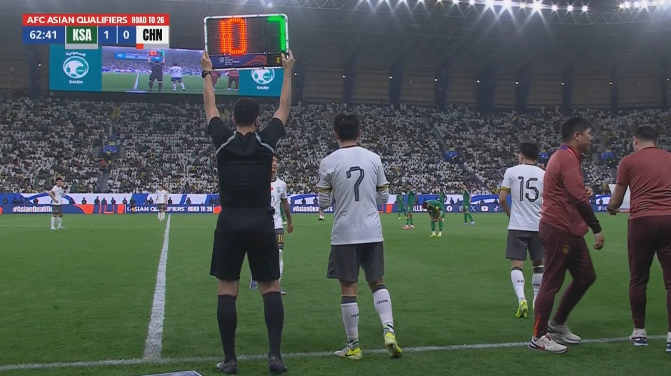 媒體人：哪怕少一人，我也覺得應(yīng)該換上塞爾吉尼奧加強(qiáng)一下控球