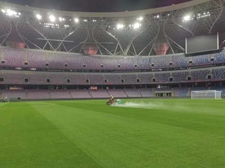 杭州體育局介紹大蓮花：草坪高度控制在25mm，北斗導(dǎo)航測(cè)平整度