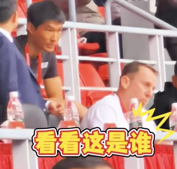 久爾杰維奇現(xiàn)身鹽城，現(xiàn)場觀看中國U22國足vs韓國
