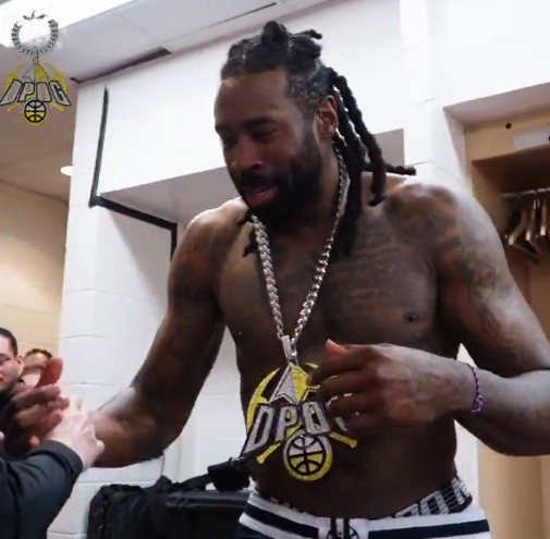 頂替約老師首發(fā)砍11+15+4！馬龍賽后將大金鏈子頒給小喬丹