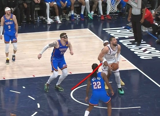 雷霆VS快船裁判報(bào)告：亞歷山大對祖巴茨打手犯規(guī) 后者應(yīng)獲兩罰