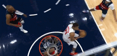 籃筐守護(hù)神！薩爾一回合連續(xù)送出封蓋 生生扇暈對手