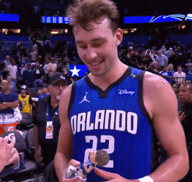 小瓦格納談自己造型搖頭娃娃：頭發(fā)比真人帥 等不及要拿給我媽看