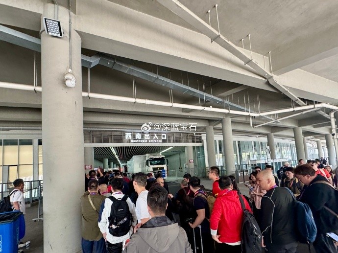 盛況空前！記者曬照：距離中澳之戰(zhàn)還有三小時，現(xiàn)場記者已超百名