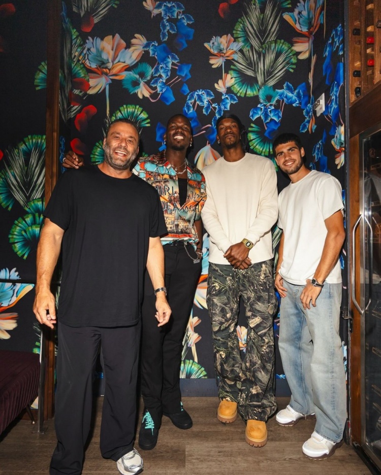 妻子為博格巴辦生日派對，吉米-巴特勒、阿爾卡拉斯等人出席