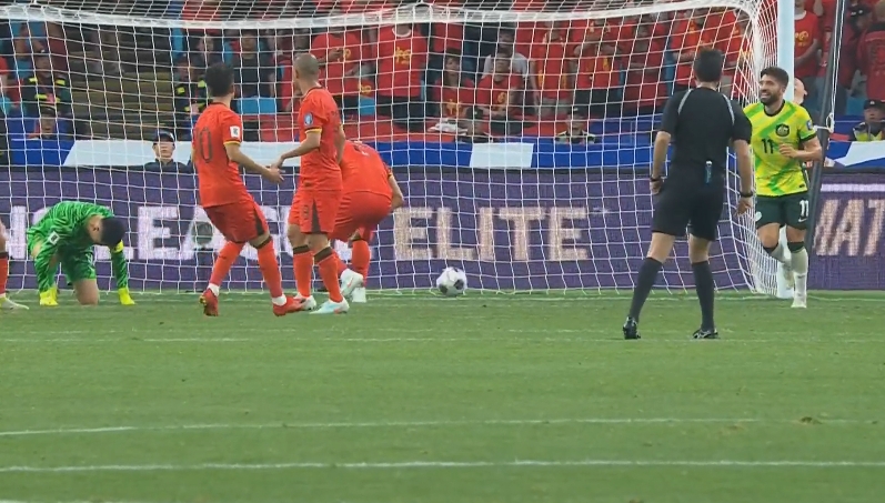 全部沒(méi)眼看了！王大雷黃油手瞬間，蔣圣龍“哎喲我去”